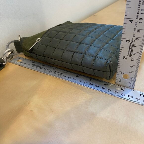 Lug Quilted Green Crossbody Bag With Adjustable Strap & Multiple Compartments - Picture 8 of 9